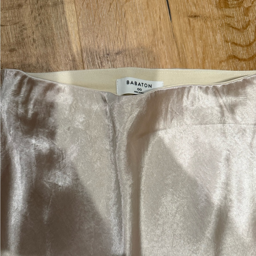 Aritzia Babaton midi satin skirt light beige, size 00